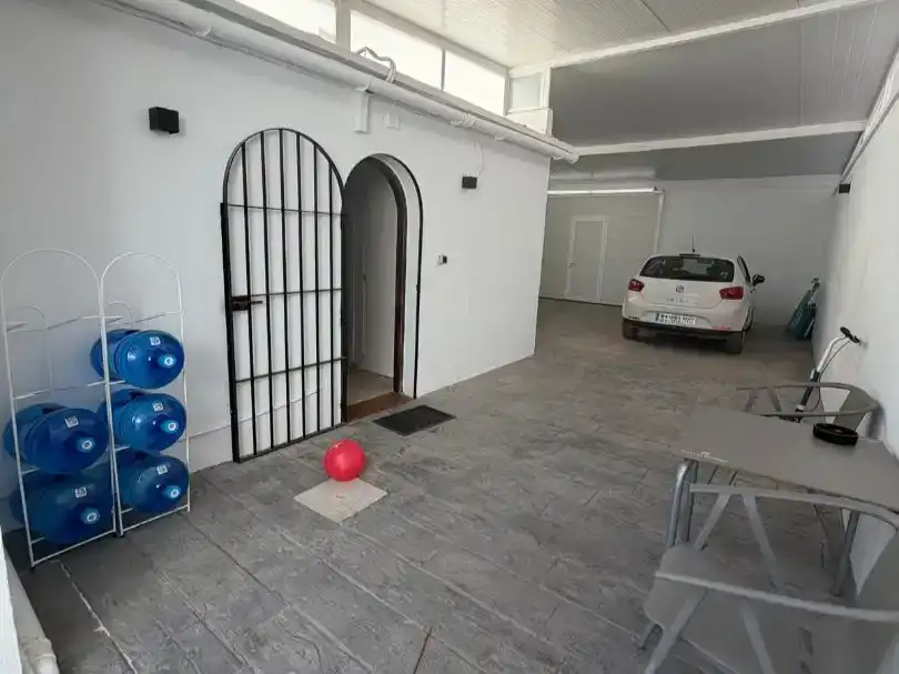 Casa o xalet en venda en La Línea de la Concepción amb Aire condicionat, Jardí privat i Piscina