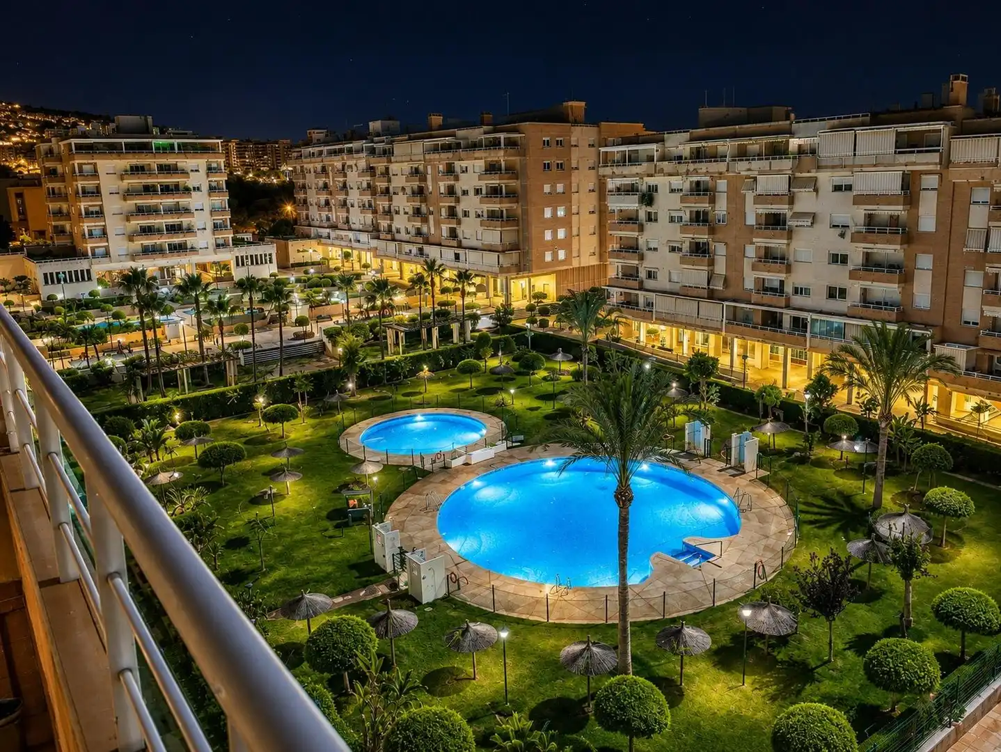 Schwimmbecken von Dachboden zur Miete in Málaga mit Klimaanlage, Privatgarten und Terrasse