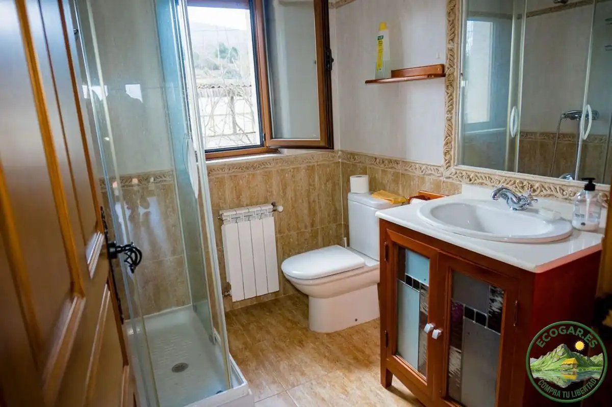 Baño de Casa o chalet en venta en Villagatón con Aire acondicionado, Calefacción y Jardín privado