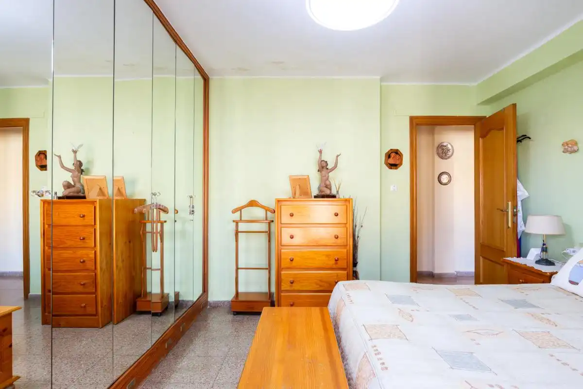 Habitación de Piso en venta en Valencia con Calefacción y Amueblado