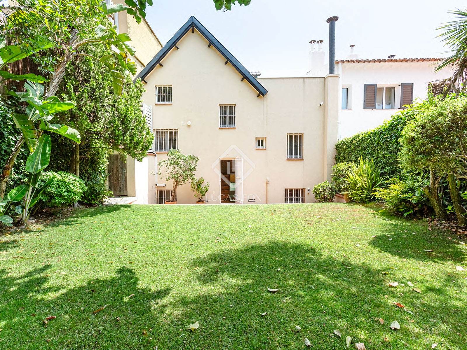 Garden of House or chalet for sale in  Barcelona Capital  with Air Conditioner, Heating and Parquet flooring
