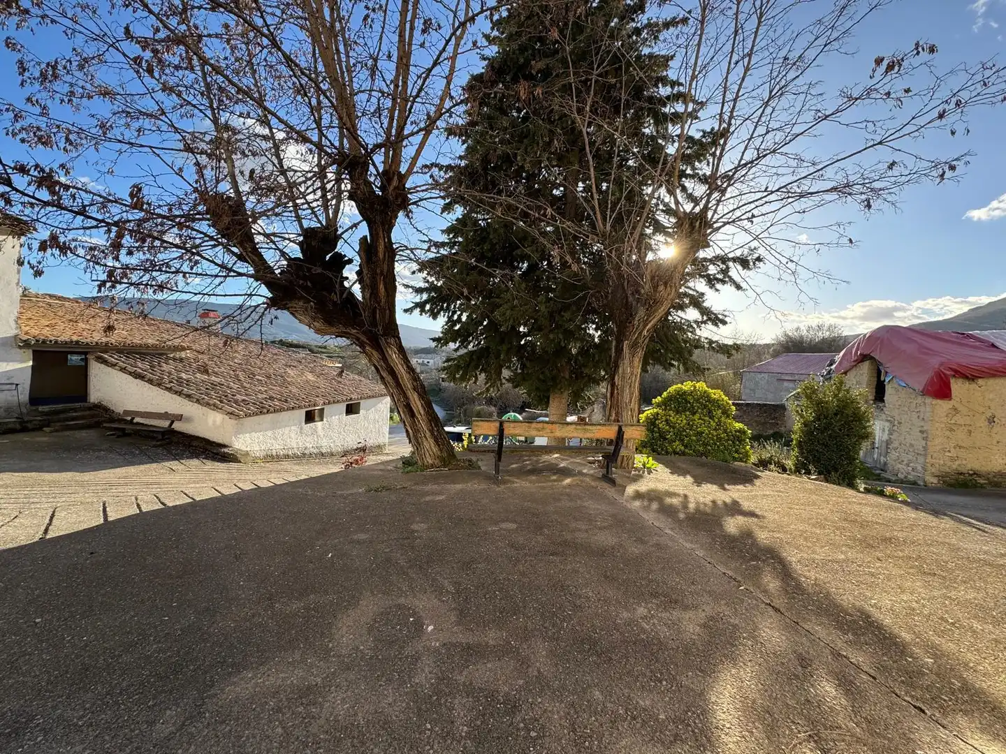Exterior view of Houses for sale in Sigüés