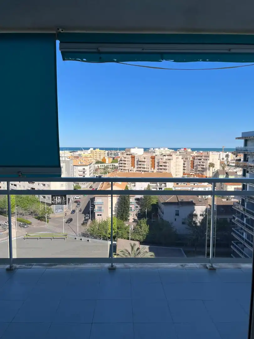Vista exterior de Apartamento de alquiler en Gandia con Aire acondicionado, Calefacción y Jardín privado