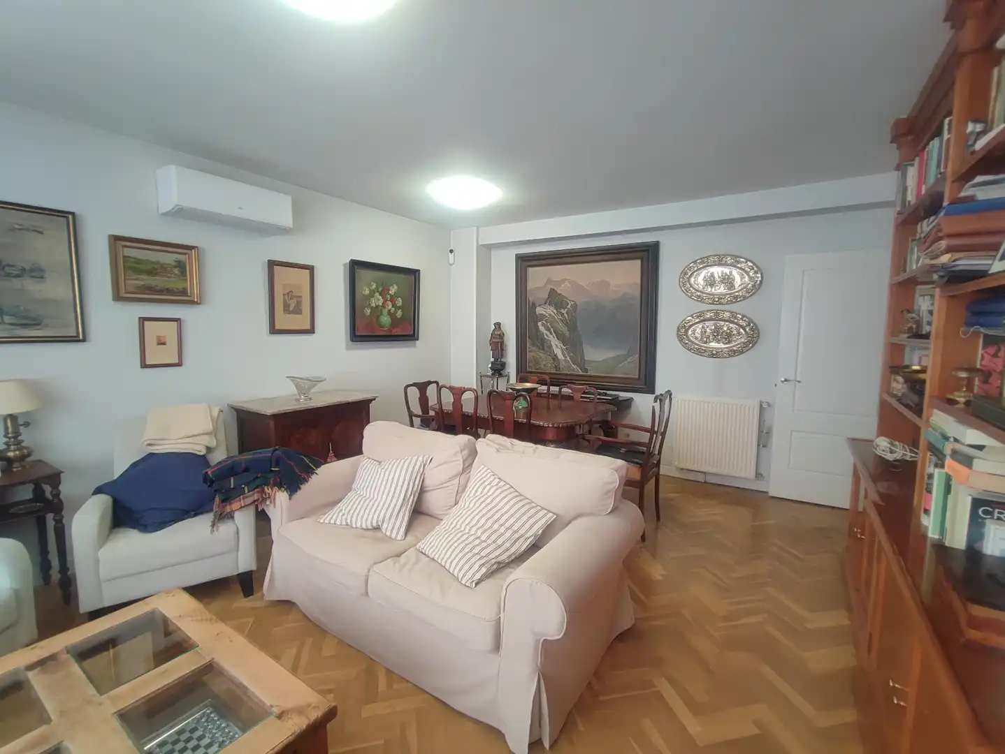 Sala d'estar de Pis en venda en Madrid amb Aire condicionat, Calefacció i Parquet