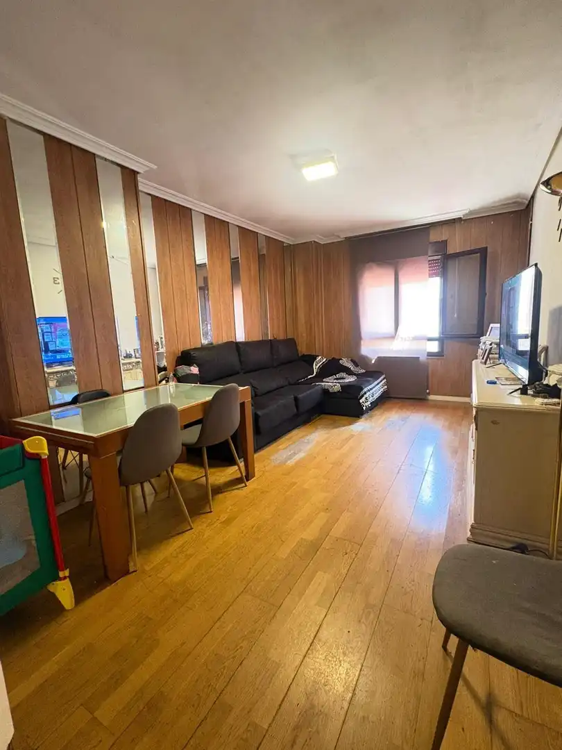 Sala de estar de Piso en venta en Salamanca con Calefacción, Terraza y Trastero