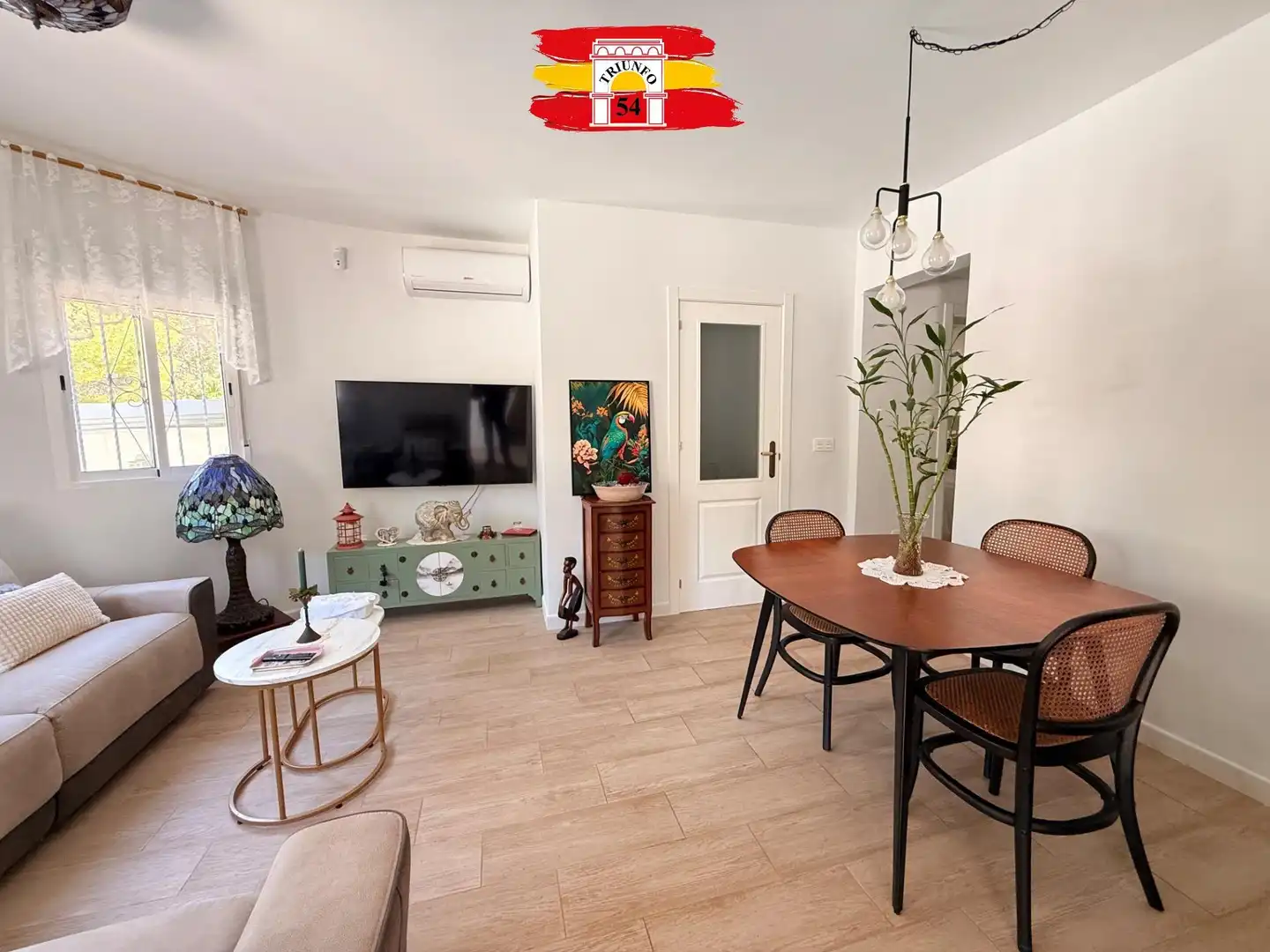 Wohnzimmer von Haus oder Chalet zum Verkauf in Pilar de la Horadada mit Klimaanlage, Privatgarten und Schwimmbad