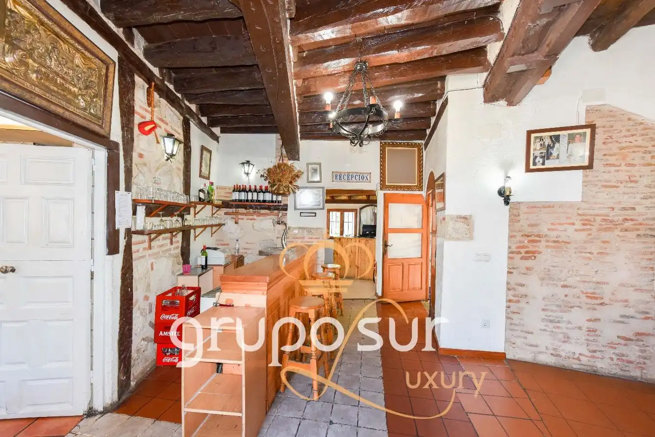 Country homes for sale in Olmedo  with Heating, Private garden and Parquet flooring