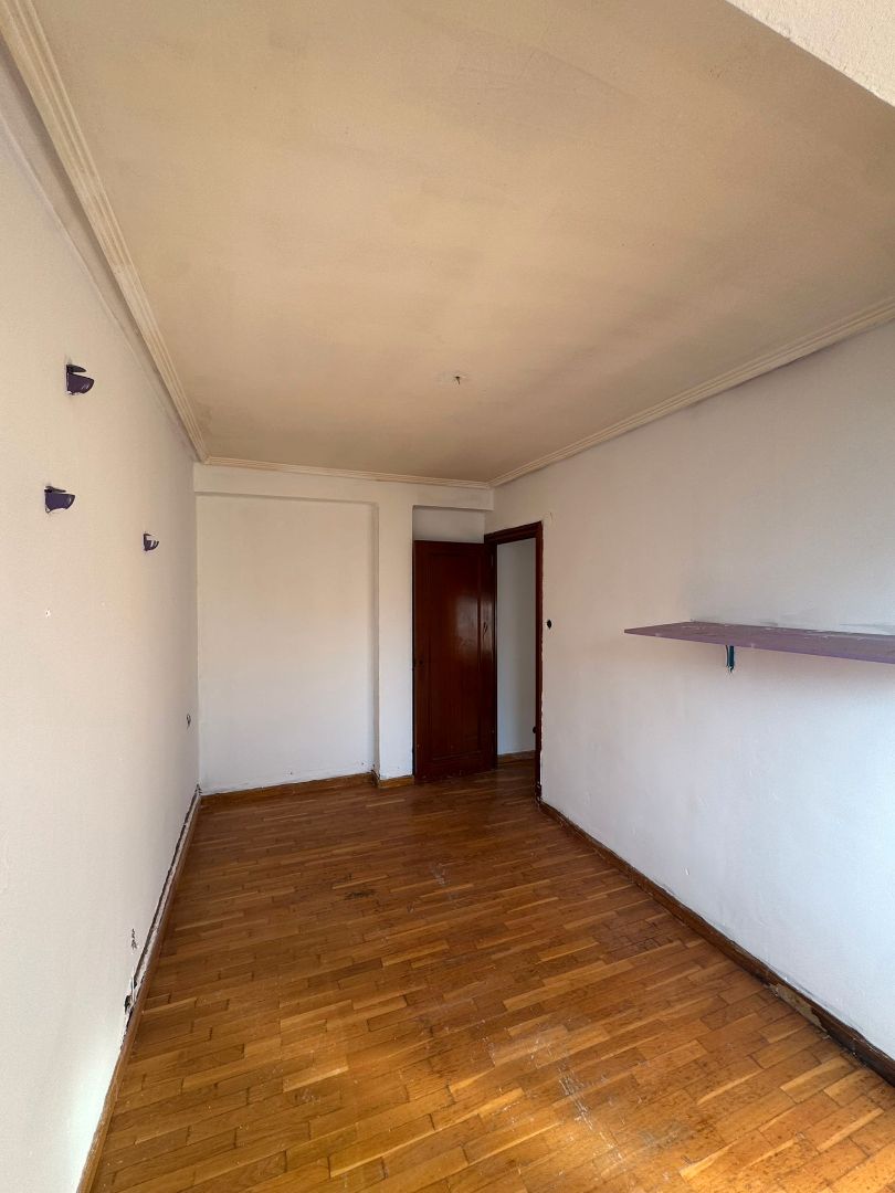 Dormitori de Pis en venda en  Zaragoza Capital amb Aire condicionat, Calefacció i Parquet