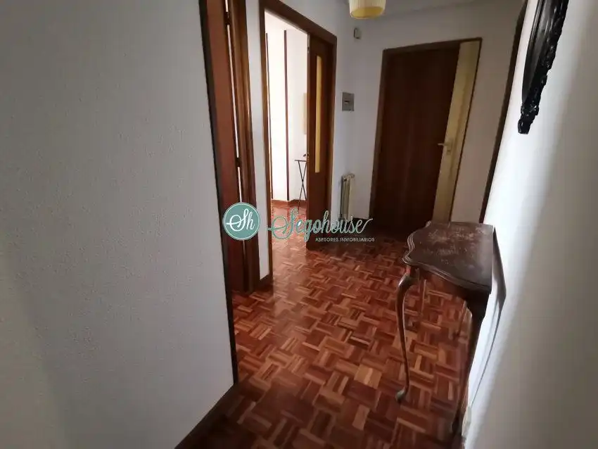 Piso en venta en Segovia con Calefacción, Parquet y Terraza