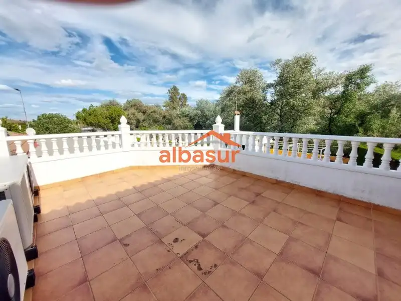 Terrassa de Casa o xalet en venda en Córdoba amb Aire condicionat, Calefacció i Jardí privat