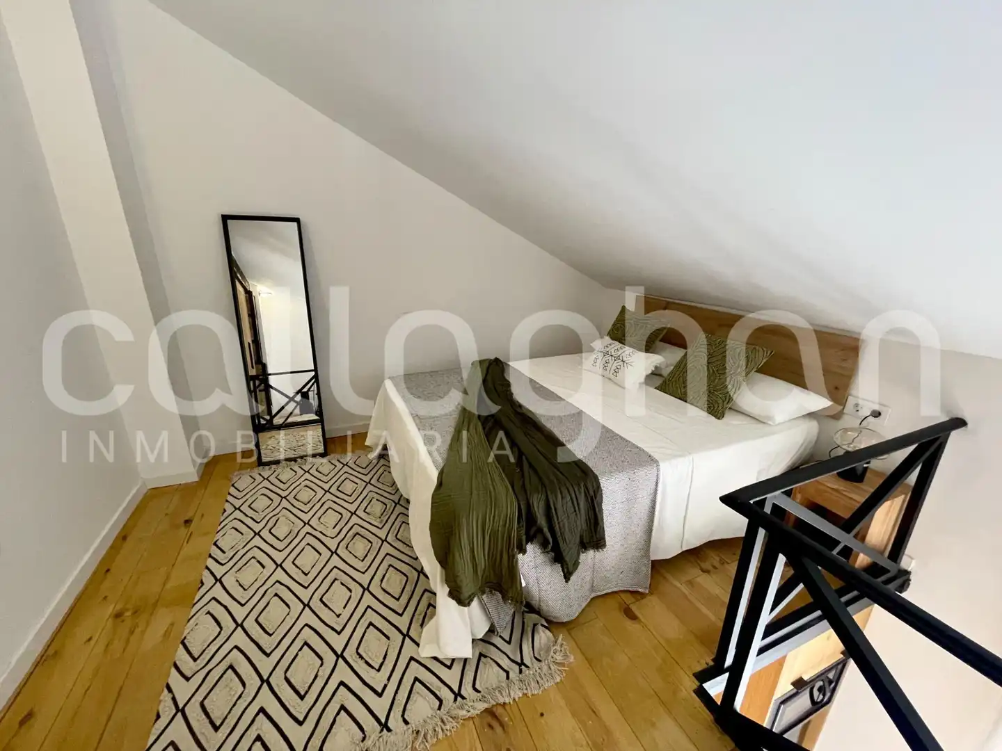Schlafzimmer von Loft zur Miete in Valencia mit Klimaanlage, Heizung und Abstellraum