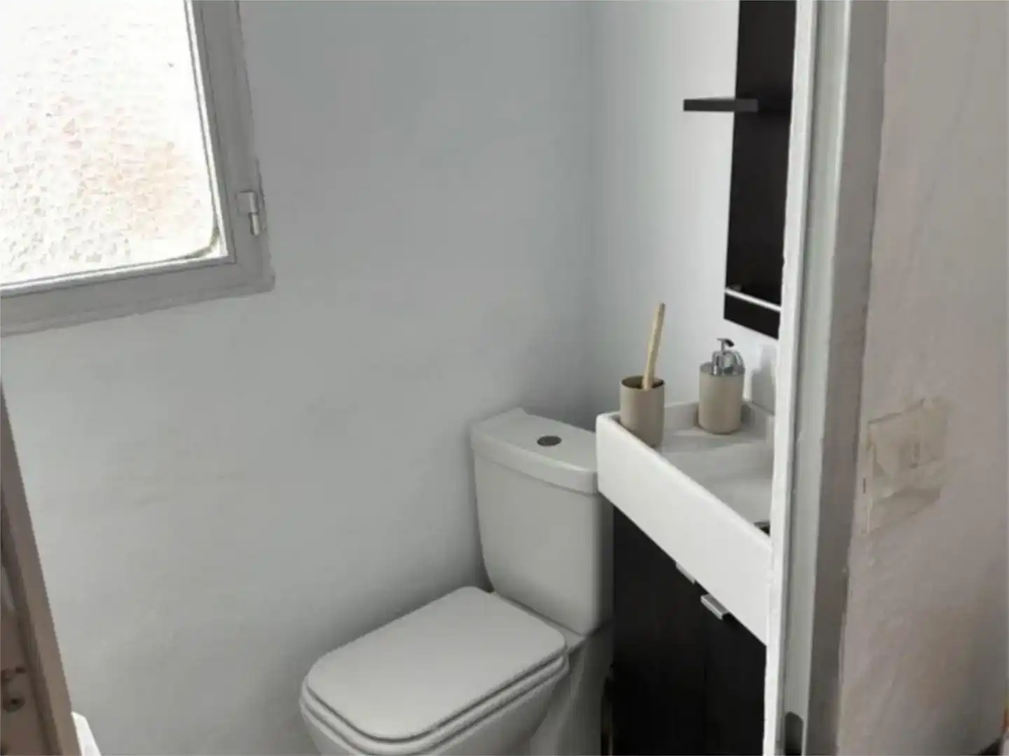 Baño de Apartamento en venta en Nerja con Aire acondicionado, Piscina y Balcón