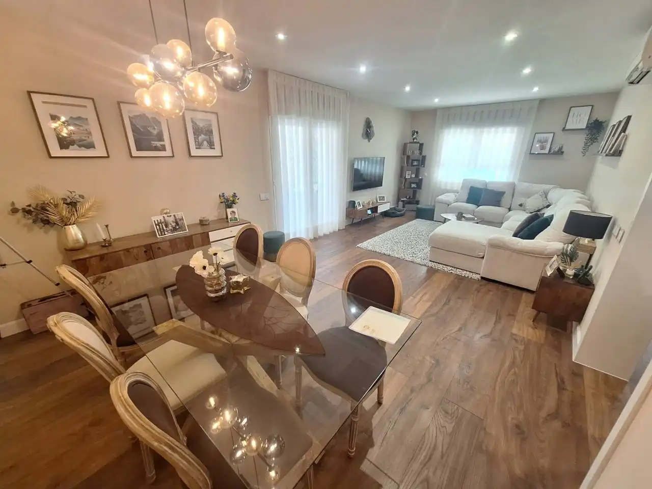 Sala de estar de Casa adosada en venta en Carranque con Aire acondicionado, Calefacción y Terraza