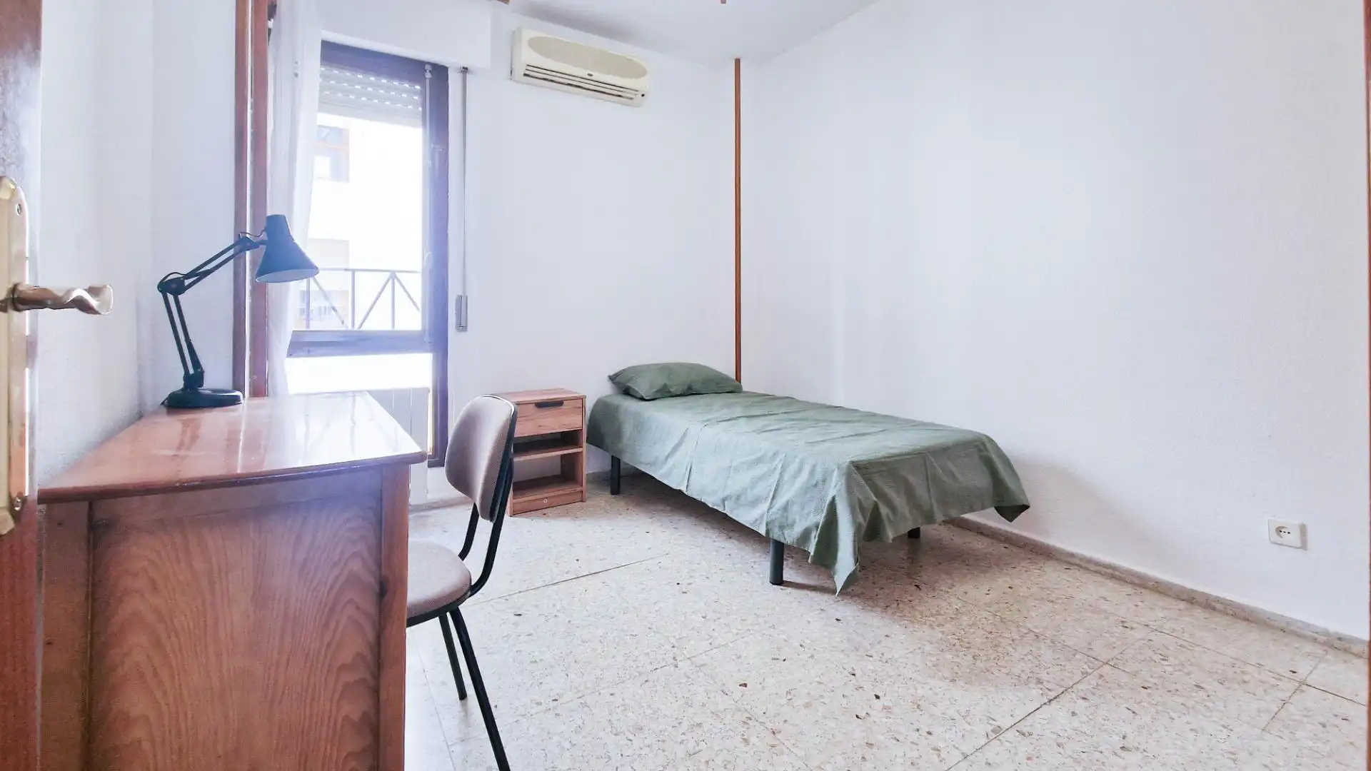 Piso de alquiler en Avenida JUAN PEREDA PILA, Maria Auxiliadora - Barriada de Llera