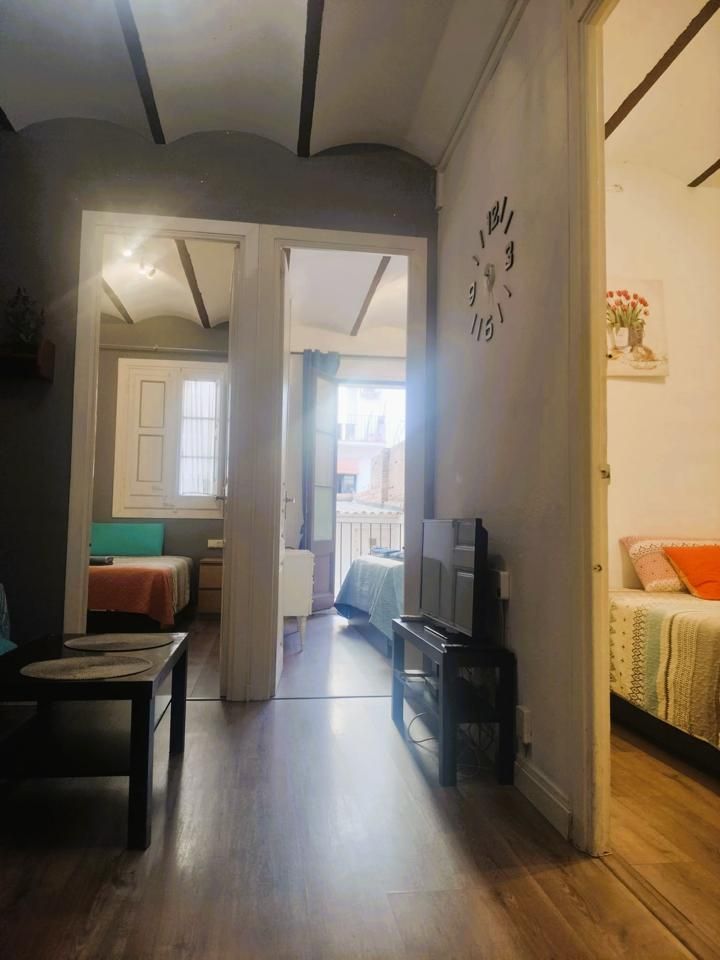 Habitación de Piso en venta en L'Hospitalet de Llobregat con Aire acondicionado y Balcón