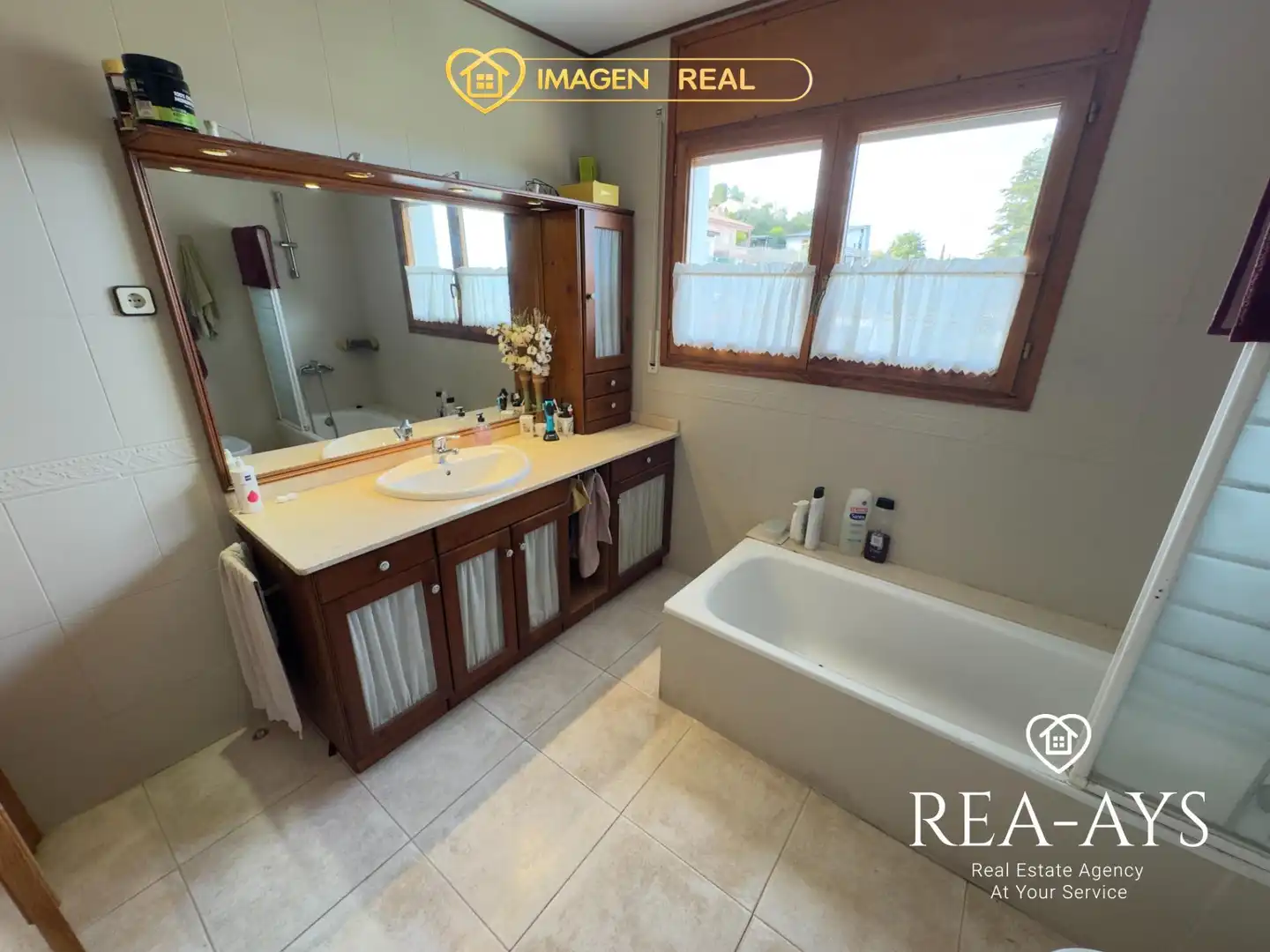Vista exterior de Casa o chalet en venta en Vallirana con Calefacción, Jardín privado y Terraza