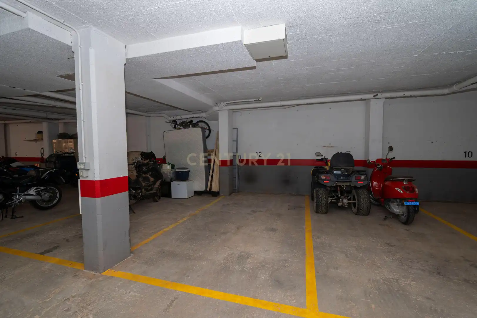 Parkplatz von Wohnungen zum Verkauf in Sant Josep de sa Talaia mit Abstellraum und Balkon
