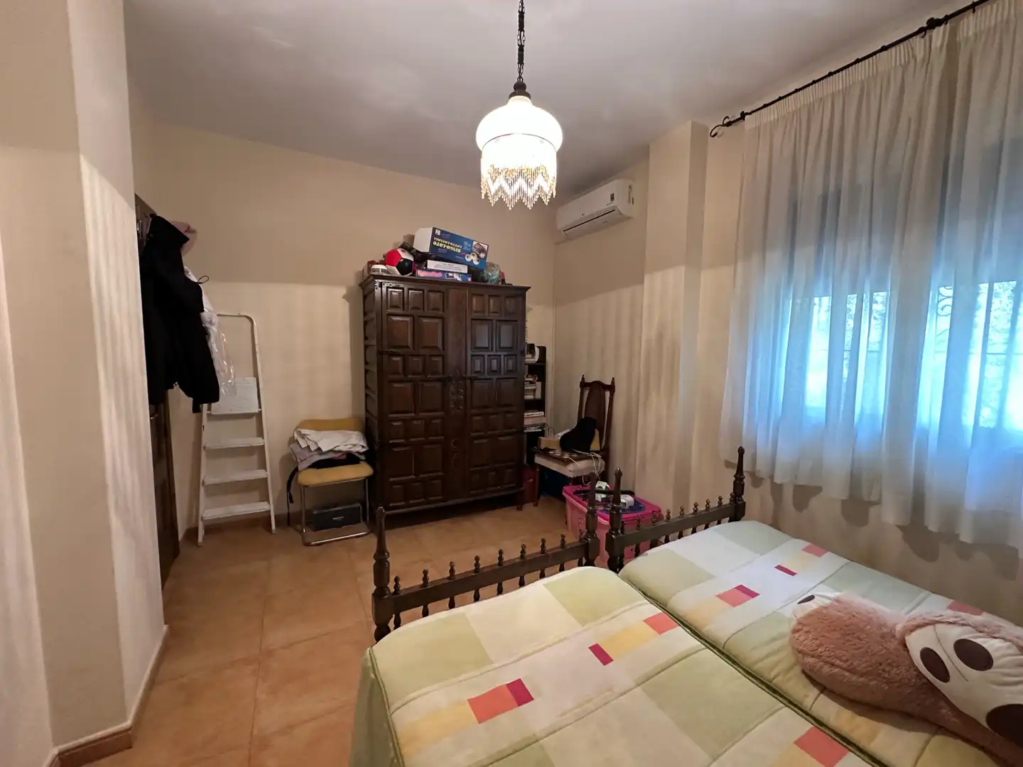 Dormitori de Casa o xalet en venda en Úbeda amb Aire condicionat, Jardí privat i Terrassa