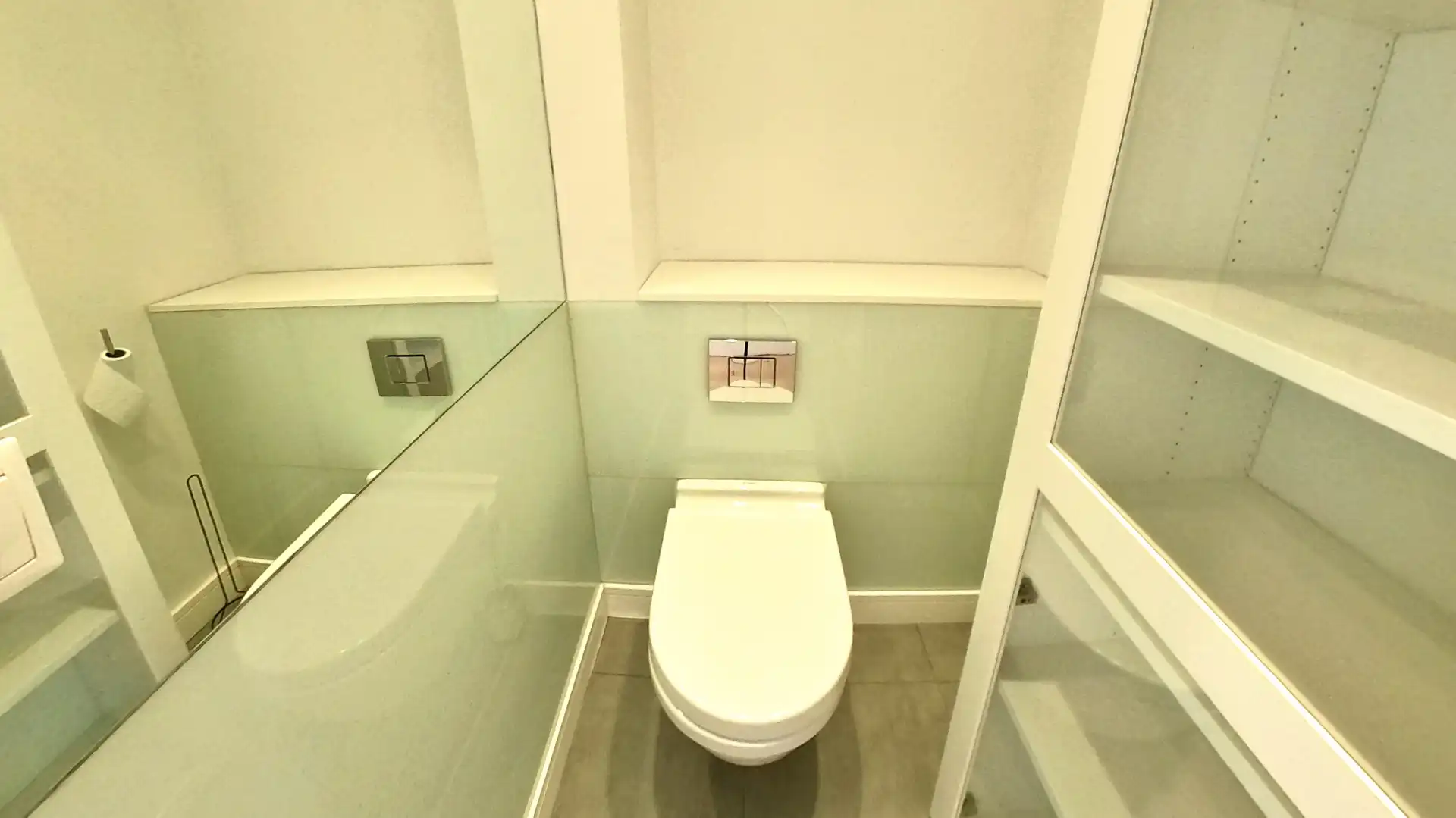 Baño de Ático de alquiler en Madrid con Aire acondicionado, Terraza y Trastero