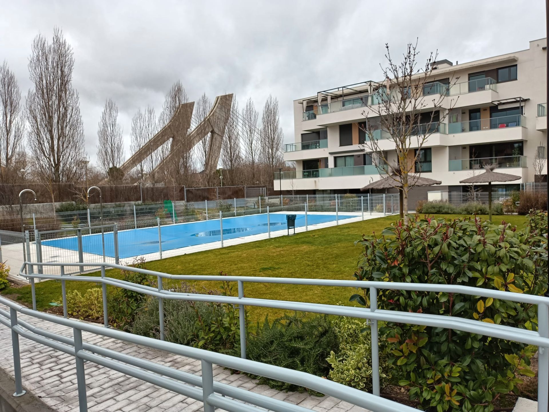 Piscina de Pis en venda en Valladolid Capital amb Calefacció, Parquet i Terrassa