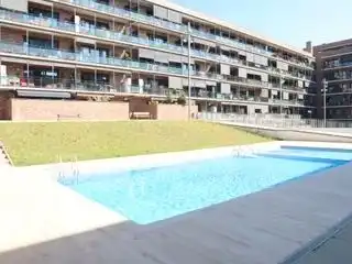 Piso con piscina en venta en kurdistan 76