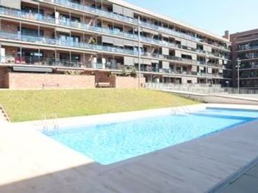 Pis amb piscina en venda a kurdistan 76