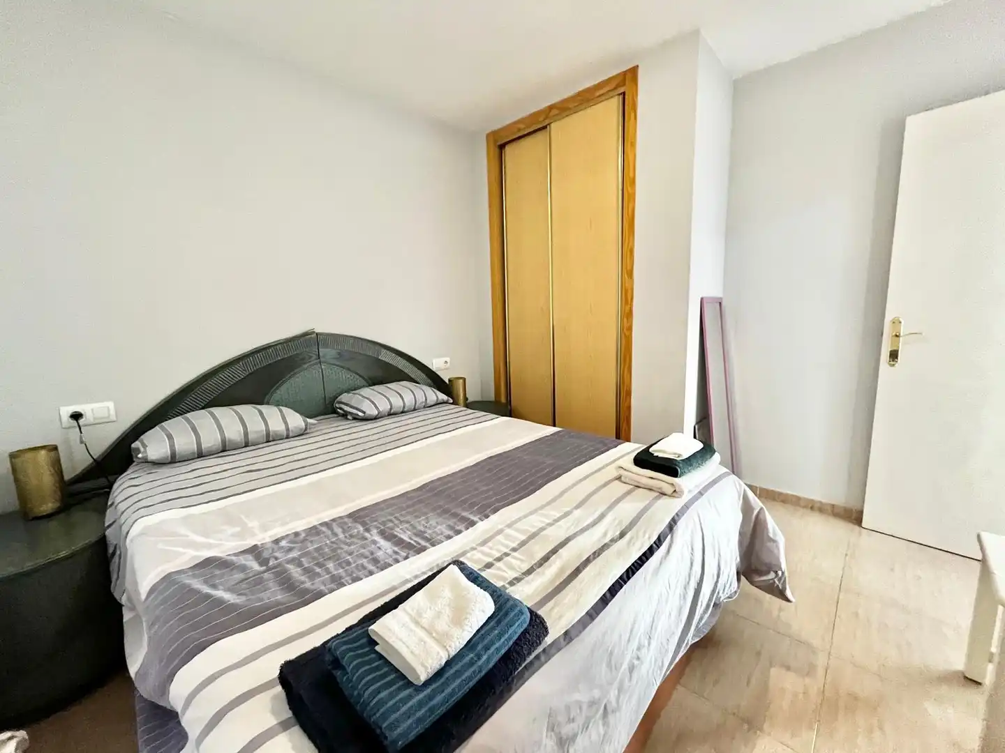 Bedroom of Flat for rent in Torrevieja  with Air Conditioner, Terrace and Swimming Pool
