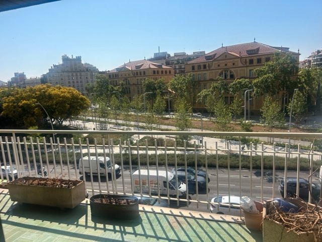 Vista exterior de Pis en venda en  Barcelona Capital amb Aire condicionat, Terrassa i Forn