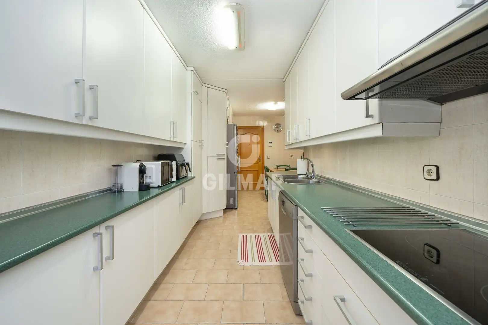 Kitchen of Flat for sale in Madrid  with Heating, Private garden and Storage room