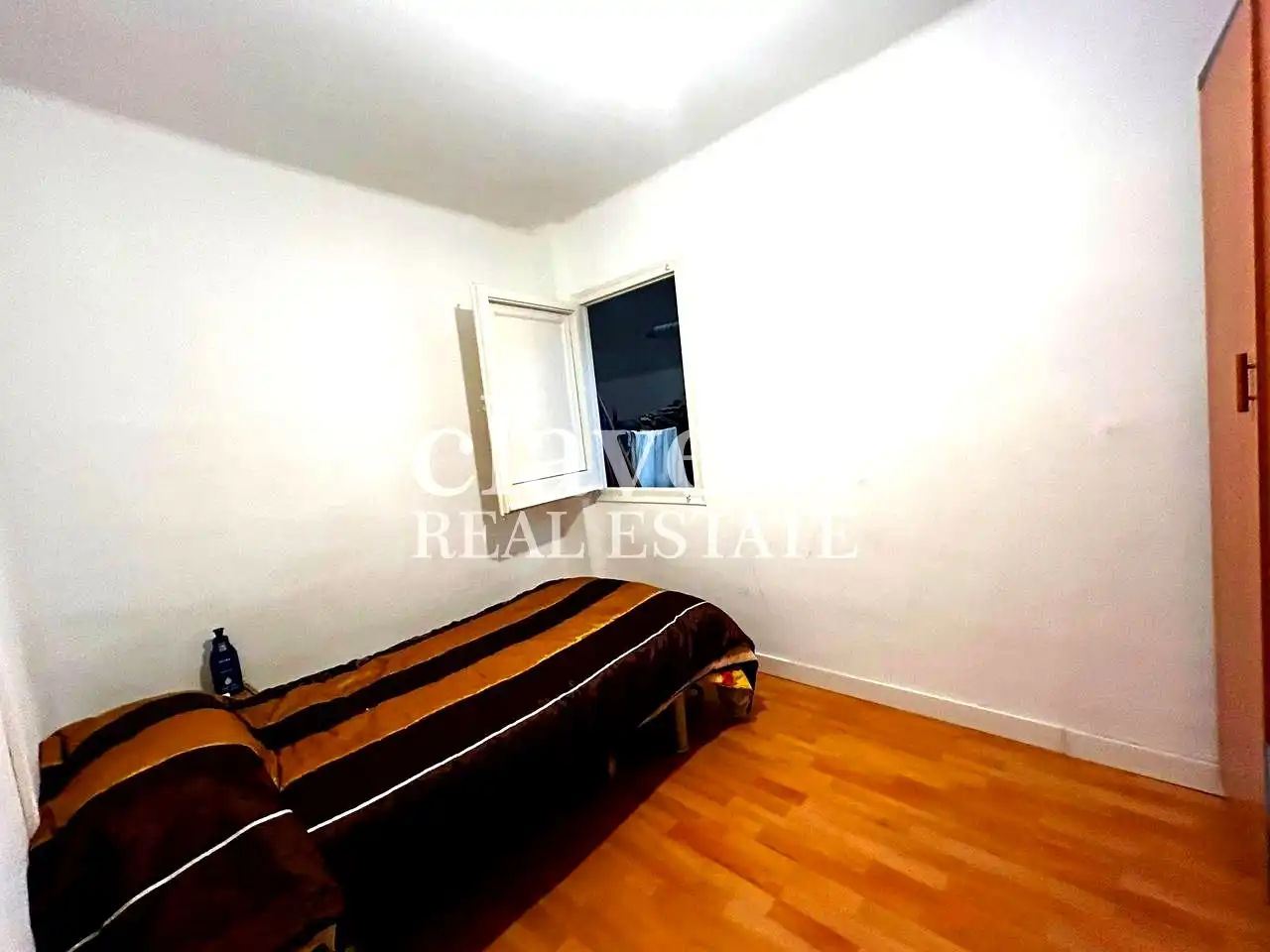 Schlafzimmer von Gebäude zum Verkauf in Barcelona
