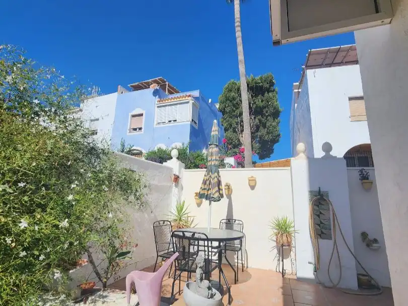 Casa pareada con jardín en venta en Debussy 12, imagen 3