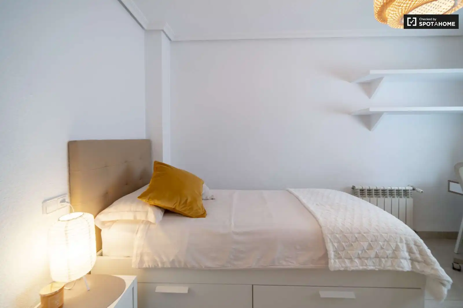 Habitación de Piso para compartir en  Valencia Capital con Aire acondicionado, Calefacción y Terraza
