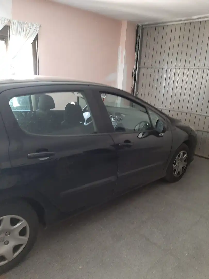 Parking de Casa adosada en venta en Robledo con Aire acondicionado, Calefacción y Amueblado
