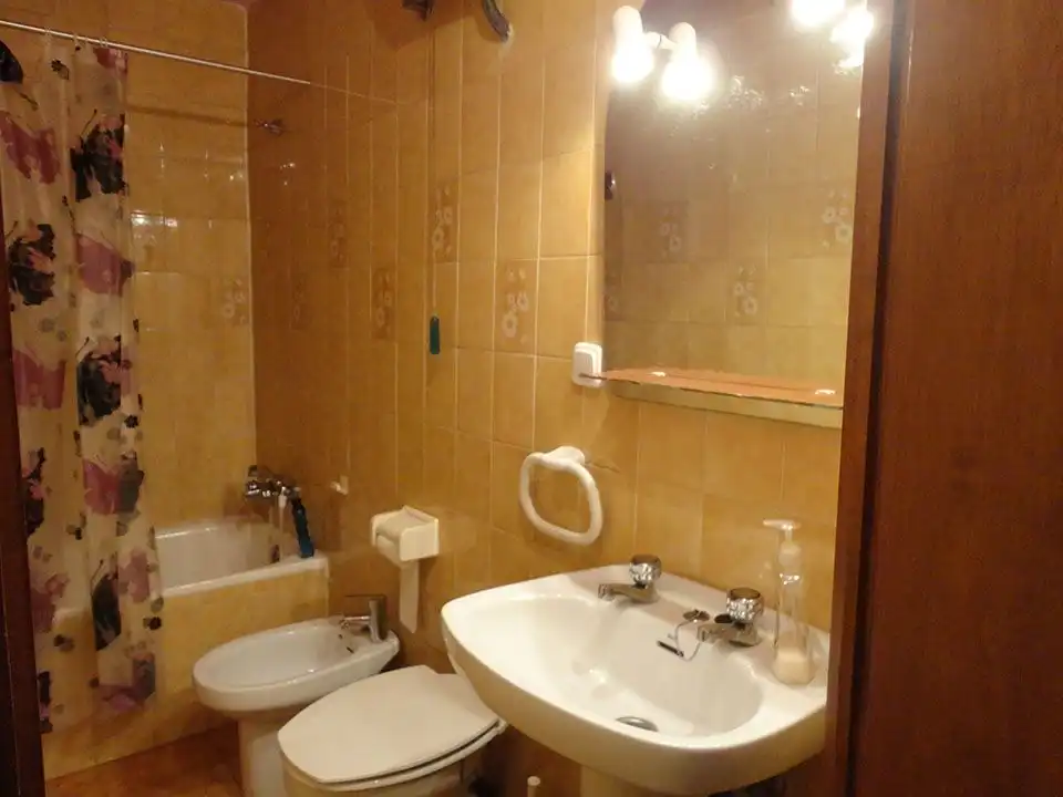 Bany de Casa o xalet en venda en Hontoria del Pinar amb Calefacció