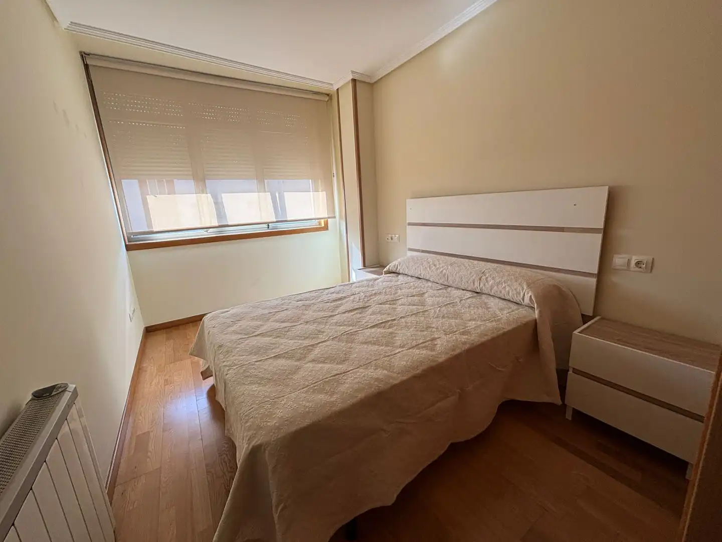 Bedroom of Flat for rent in Ferrol  with Heating, Parquet flooring and Furnished