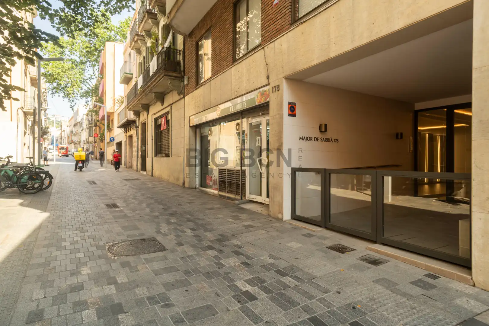 Vista exterior de Piso en venta en Barcelona con Aire acondicionado, Calefacción y Parquet