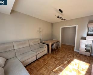 Living room of Flat to rent in  Madrid Capital  with Air Conditioner, Heating and Terrace