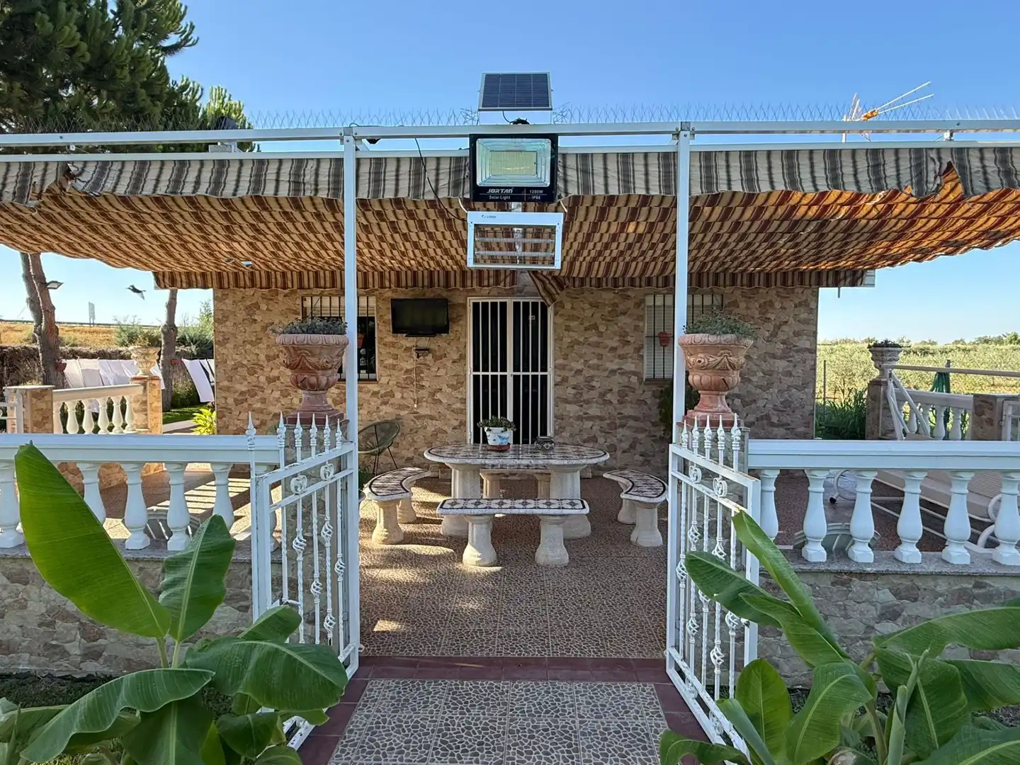 Terraza de Finca rústica en venta en Arroyo de San Serván con Aire acondicionado, Jardín privado y Trastero