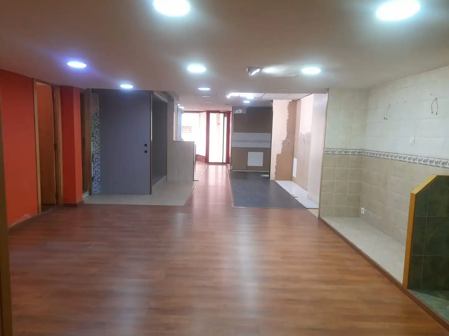 Local comercial en venda a Avenida Gramela 13