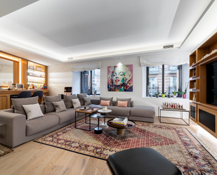 Sala d'estar de Apartament en venda en  Madrid Capital amb Terrassa