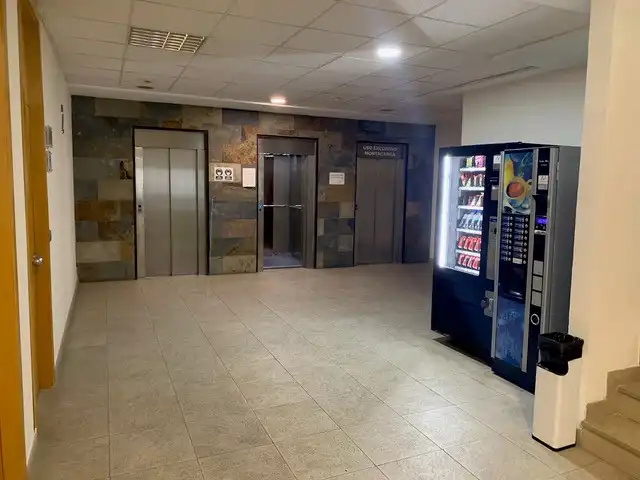 Büro mit Aufzug zur Miete in Avenida República Argentina, imagen 6