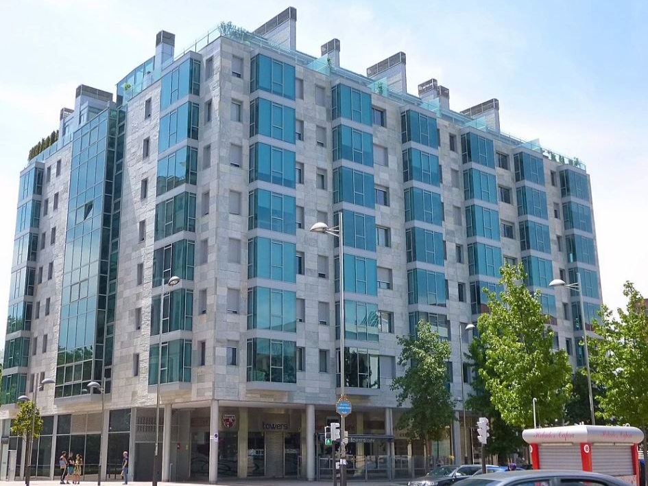 Vista exterior de Garatge de lloguer en Bilbao  amb Alarma