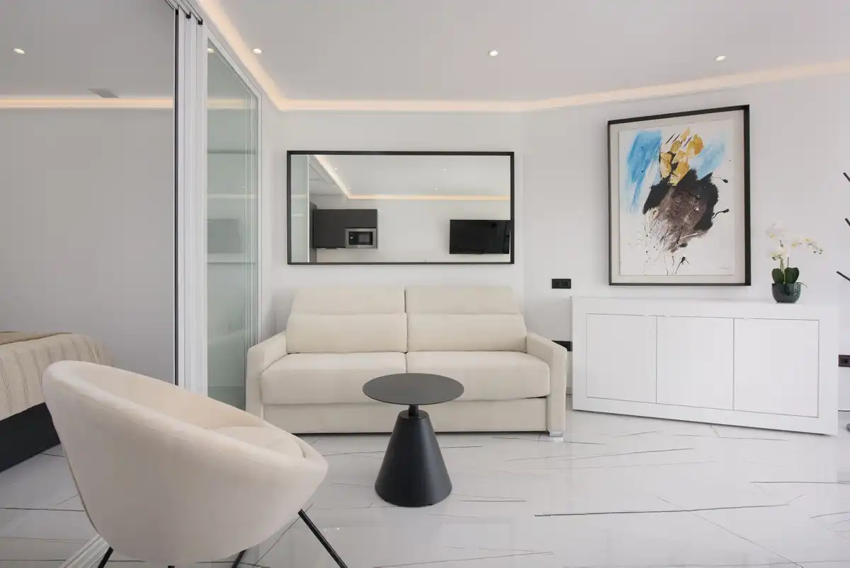 Living room of Study for rent in Marbella  with Air Conditioner, Terrace and Furnished