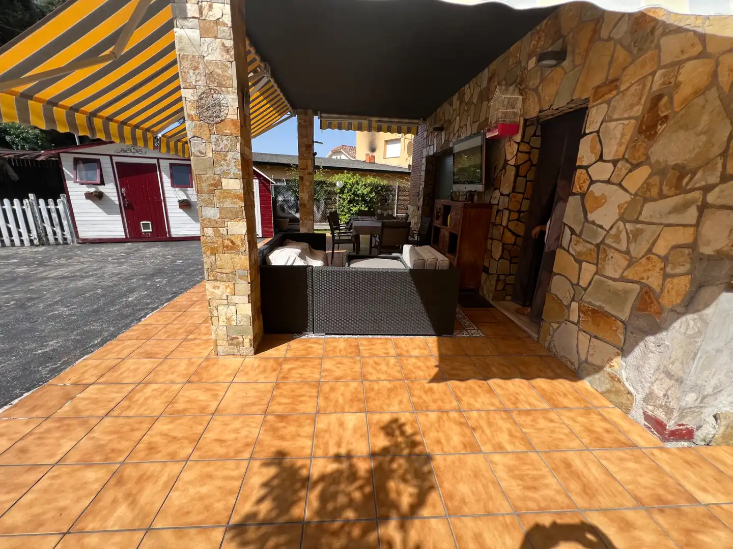 Terrassa de Casa o xalet en venda en La Roca del Vallès amb Aire condicionat, Calefacció i Jardí privat