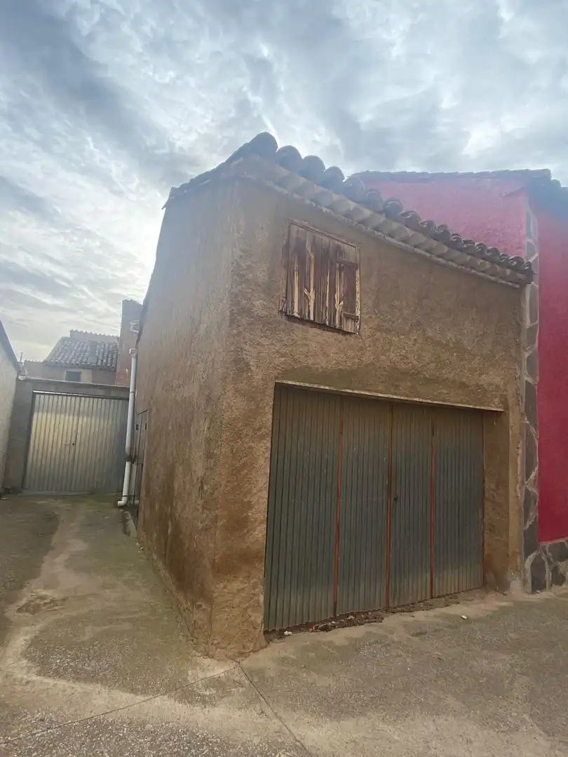 Außenansicht von Garage zum Verkauf in San Martín del Río