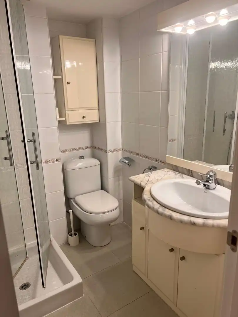 Bathroom of Flat for rent in Valencia  with Air Conditioner