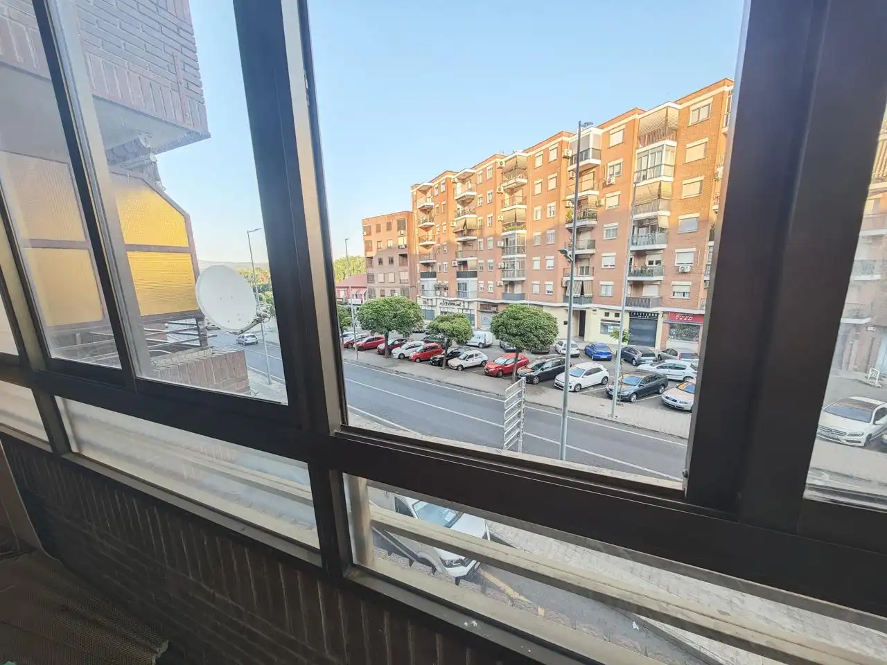 Vista exterior de Pis en venda en Plasencia amb Terrassa i Traster