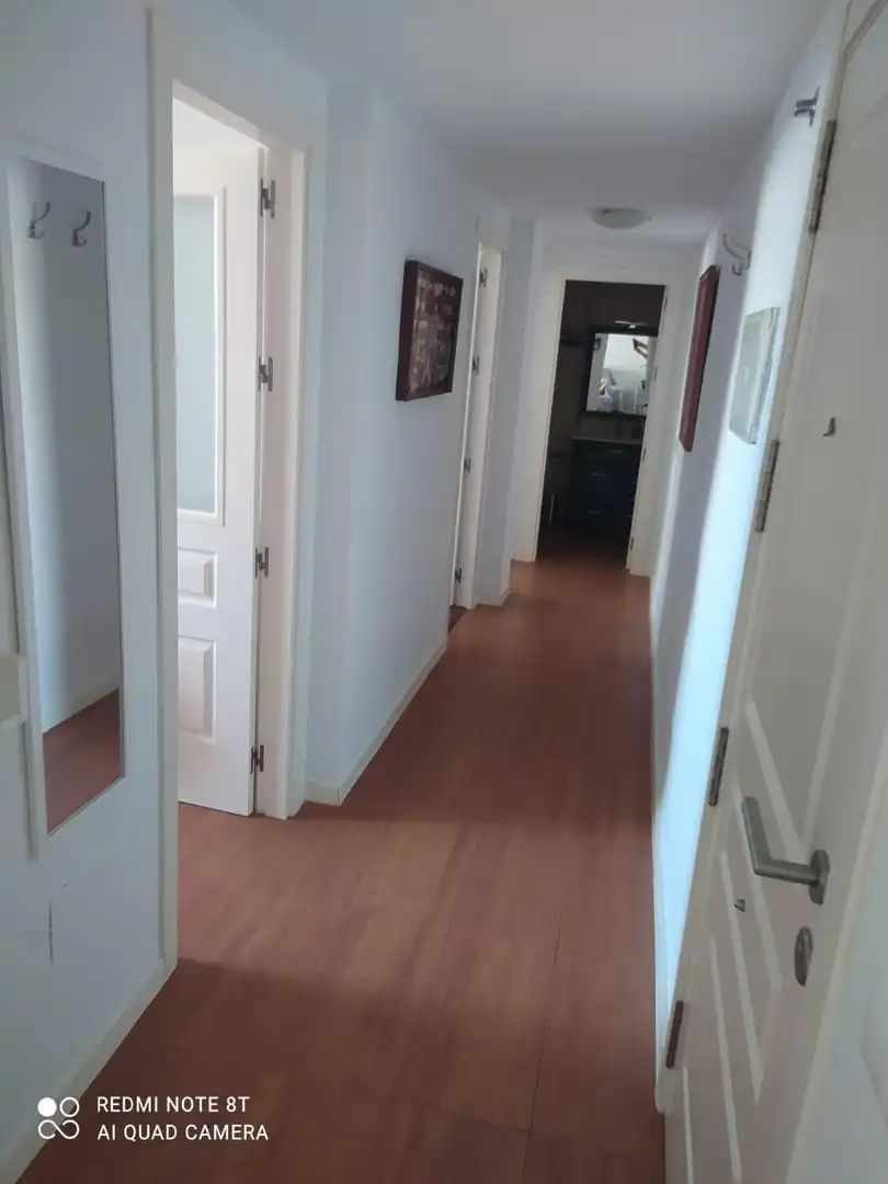 Wohnung zur Miete in Almería mit Klimaanlage, Privatgarten und Möbliert