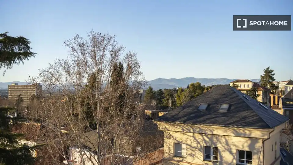 Exterior view of Flat for share in Madrid  with Air Conditioner, Terrace and Furnished