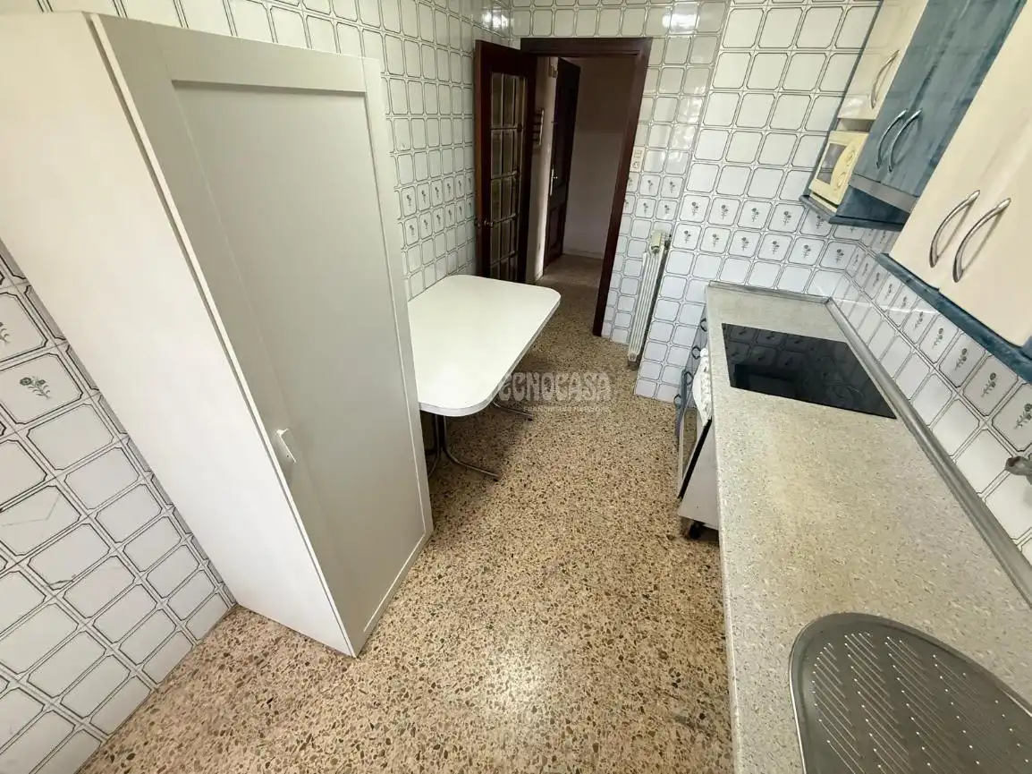 Cocina de Piso en venta en Zaragoza con Calefacción y Balcón